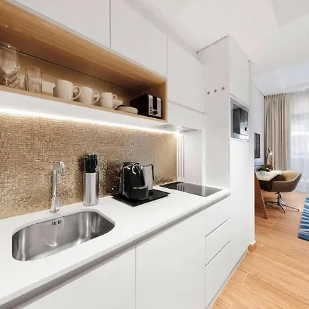 Hanza Tower Sky Sauna & Jacuzzi & Pool Апартаменты Щецин