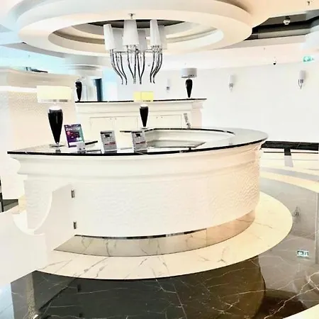 Апартаменты Hanza Tower Sky Sauna & Jacuzzi & Pool Щецин